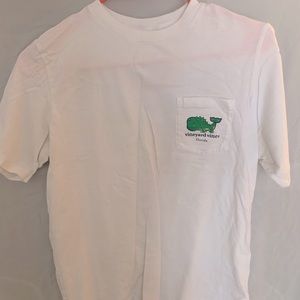 Vineyard vines t-shirt